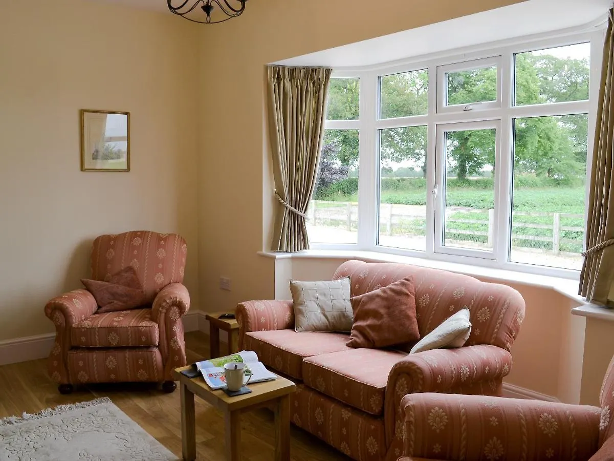 Villa Tudor House Eastrington 0*,